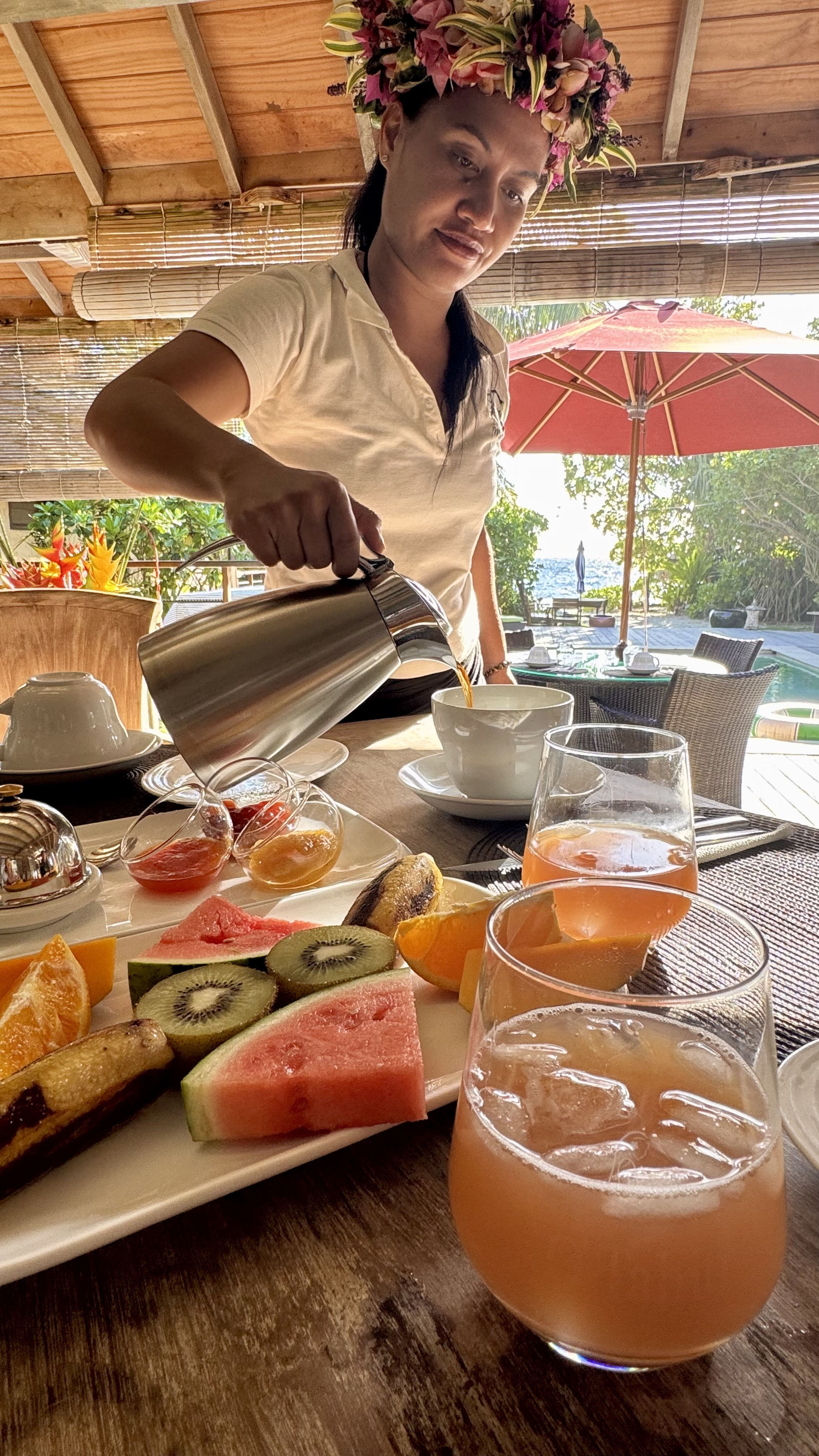 Tropical breakfast service at Green Lodge